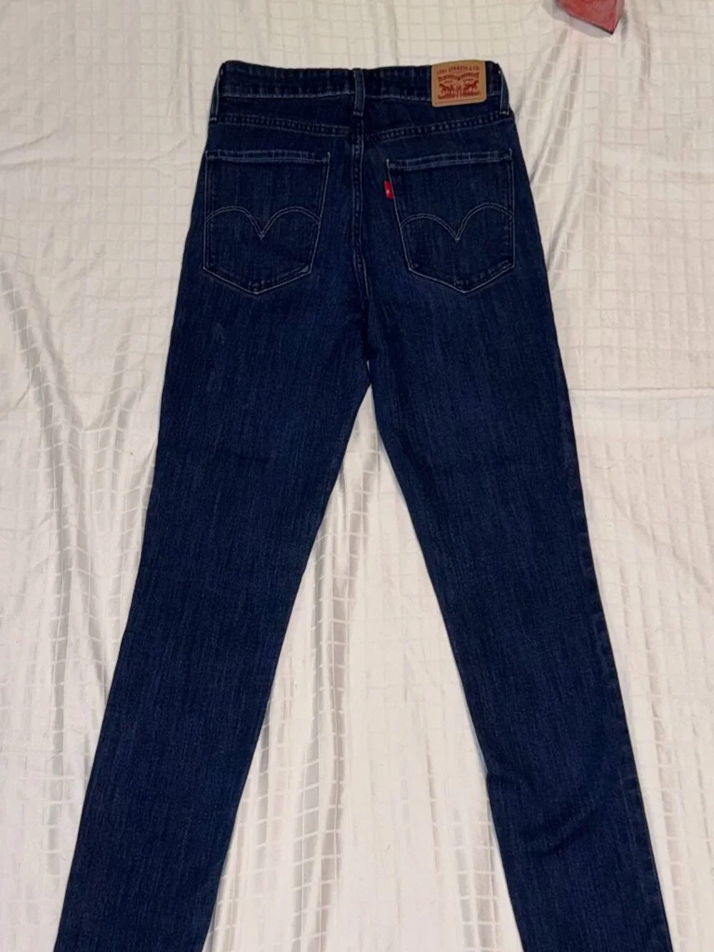 Levi's High Rise Dark Wash Skinny Jeans - 29P